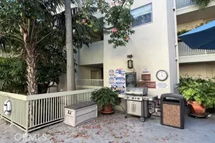 1230 N Sweetzer Ave, West Hollywood, CA 90069 - Photo 32