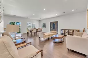 22720 Oxnard St, Woodland Hills, CA 91367 - Photo 22