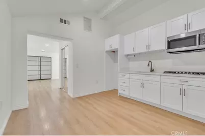 22720 Oxnard Street, Woodland Hills, CA 91367 - Photo 14