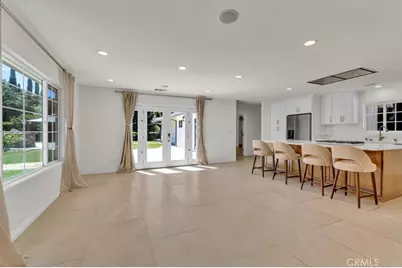22720 Oxnard Street, Woodland Hills, CA 91367 - Photo 8