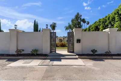 22720 Oxnard Street, Woodland Hills, CA 91367 - Photo 28