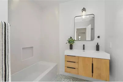 17200 Lanark Street, Lake Balboa, CA 91406 - Photo 16