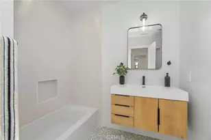 17200 Lanark St, Lake Balboa, CA 91406 - Photo 16
