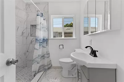 8101 Lemona, Los Angeles, CA 91402 - Photo 12