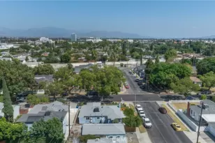 8101 Lemona, Los Angeles, CA 91402 - Photo 32