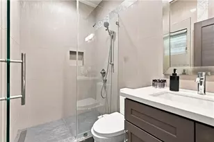 430 N Parish Pl, Burbank, CA 91506 - Photo 20