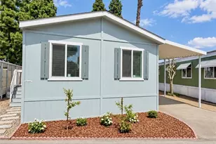 26 Coronado, Mission Hills (San Fernando), CA 91345 - Photo 2
