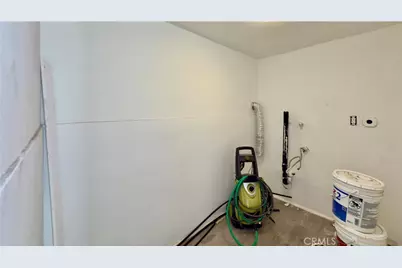 2340 N Thomas, Los Angeles, CA 90031 - Photo 20