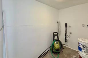 2340 N Thomas, Los Angeles, CA 90031 - Photo 20