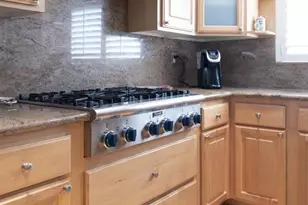 21901 Burbank, Woodland Hills, CA 91367 - Photo 36