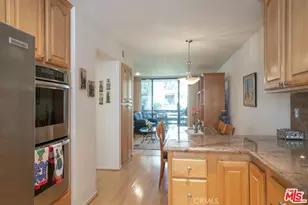 21901 Burbank, Woodland Hills, CA 91367 - Photo 18