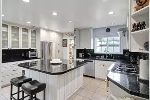 13448 Hart St, Los Angeles, CA 91405 - Photo 12