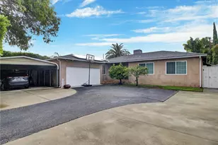 13448 Hart St, Los Angeles, CA 91405 - Photo 2