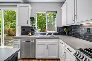 28306 Agajanian, Saugus, CA 91390 - Photo 18
