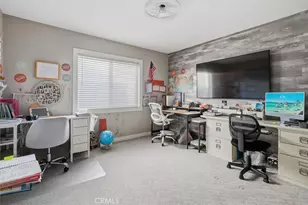 27933 Mariposa St, Valencia, CA 91355 - Photo 20