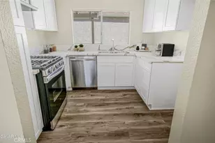 2810 Juniper Dr, Palmdale, CA 93550 - Photo 10