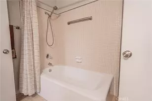 26811 Oak Branch Cir, Newhall, CA 91321 - Photo 32