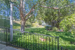 26811 Oak Branch Cir, Newhall, CA 91321 - Photo 38