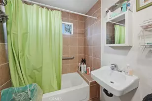 14212 Vanowen St, Van Nuys, CA 91405 - Photo 20