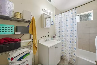 14212 Vanowen Street, Van Nuys, CA 91405 - Photo 28