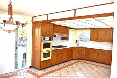 8320 Bardwell Ave., Los Angeles, CA 91402 - Photo 2