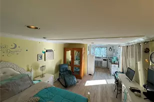 22901 Leonora Dr, Woodland Hills, CA 91367 - Photo 20