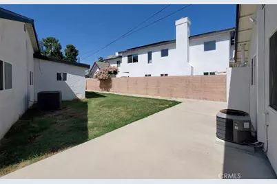 8132 Hatillo, Los Angeles, CA 91306 - Photo 26