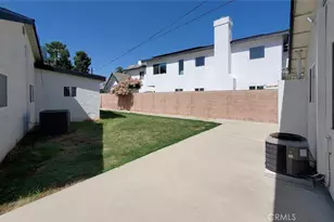 8132 Hatillo, Los Angeles, CA 91306 - Photo 26