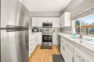 688 Indian Oak Ln, Oak Park, CA 91377 - Photo 4