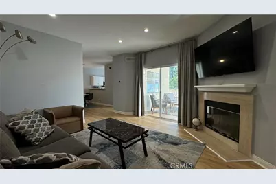 688 Indian Oak Lane #102, Oak Park, CA 91377 - Photo 2