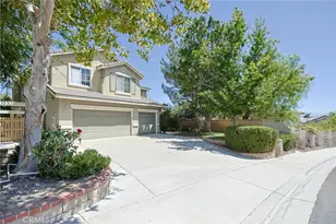 28611 Lupine St, Castaic, CA 91384 - Photo 2