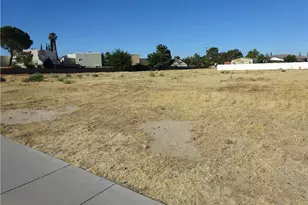 15 15th, Lancaster, CA 93535 - Photo 1