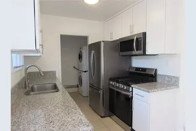 10116 Owensmouth, Chatsworth, CA 91311 - Photo 2