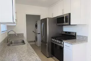 10116 Owensmouth, Chatsworth, CA 91311 - Photo 2