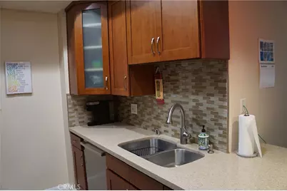11225 Peach Grove Street #202, North Hollywood, CA 91601 - Photo 4