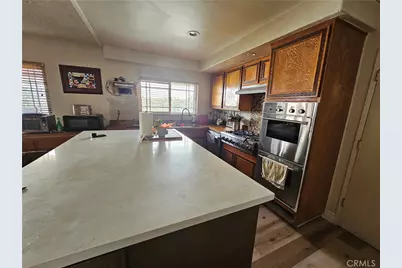 7349 Zombar, Los Angeles, CA 91406 - Photo 2