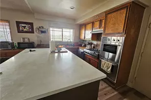 7349 Zombar, Los Angeles, CA 91406 - Photo 2