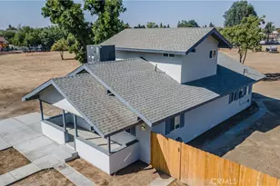 1700 Lotus Ln, Bakersfield, CA 93307 - Photo 40