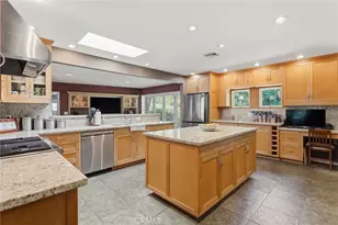 4956 Hood Dr, Woodland Hills, CA 91364 - Photo 12