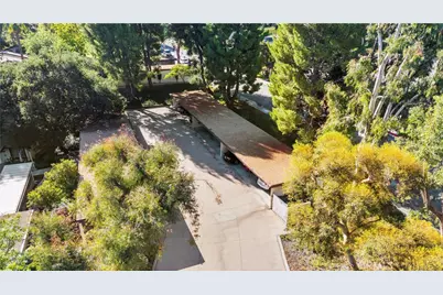 19508 Avenue Of The Oaks, Newhall, CA 91321 - Photo 48
