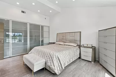 7100 Balboa Boulevard #807, Lake Balboa, CA 91406 - Photo 14