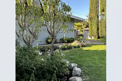 26261 Veva Way, Calabasas, CA 91302 - Photo 2
