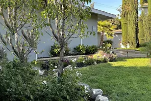 26261 Veva Way, Calabasas, CA 91302 - Photo 2