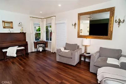 6655 Yarmouth Avenue, Los Angeles, CA 91335 - Photo 2