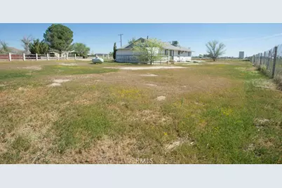 5902 Margaritha, Rosamond, CA 93560 - Photo 8