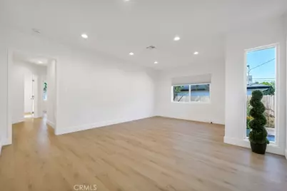 5547 Shoup, Woodland Hills, CA 91367 - Photo 2