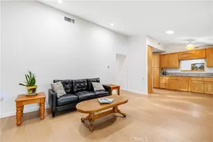 19204 Ave Of The Oaks, Newhall, CA 91321 - Photo 8