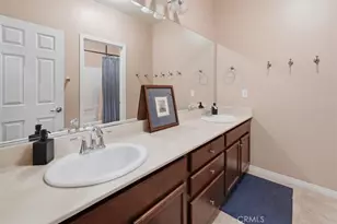 28600 Pietro Dr, Valencia, CA 91354 - Photo 30