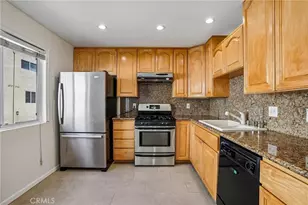 7718 Via Napoli, Burbank, CA 91504 - Photo 20