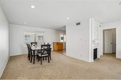 7718 Via Napoli, Burbank, CA 91504 - Photo 16